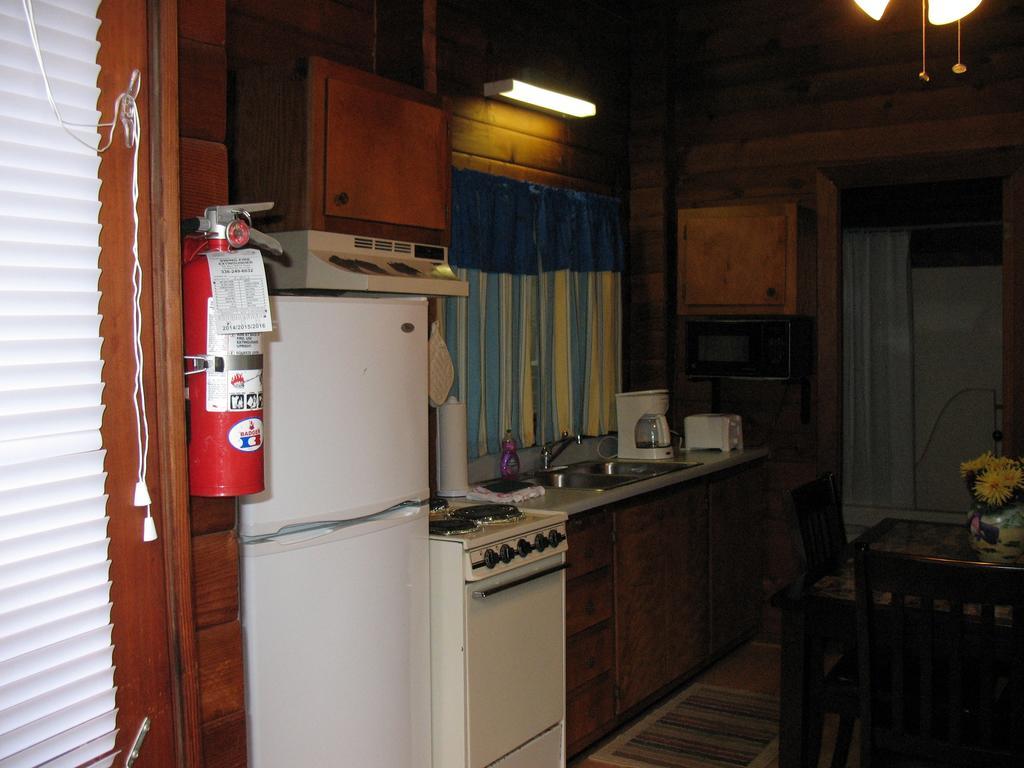 Forest Lake Camping Resort Cabin 18 Advance Экстерьер фото